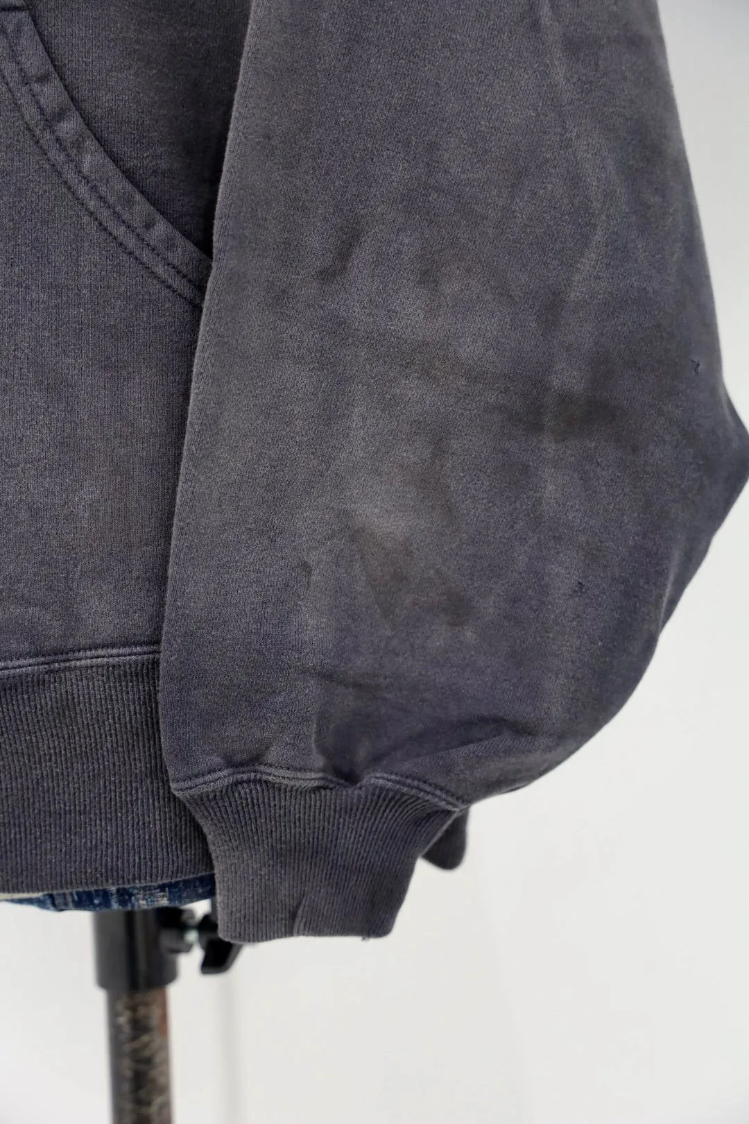 SAINT Mxxxxxx HOODIE/ANGEL/BLK 25 years new angel rebirth washed hoodie, washed black S-XL 25 years new version, revised many times, the version is more pure! Heavy washing water spray fading process, stronger distressing effect, handmade wormhole destruction treatment, genuine level distressed crack printing